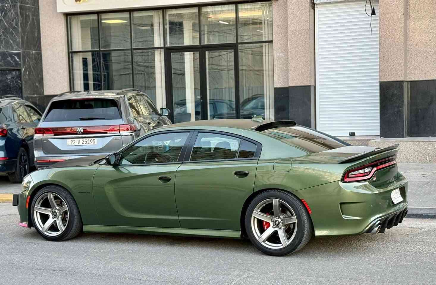 چارجر 2021 اصل السعر 198 وبيها مجال رقم بغداد بسمي وارد امريكي حافه البنيد فقط بدون ضرر داخلي والباقي كفاله عامه ضربه وصبغ وتبديل وشخط وبارد مواصفات RT محرك V8. 5700 ويل نجمه توسايز شفتات كشنات حضن كهربائيه سستم صوت شاشه كبيره السياره جديده بمعنه الكلمه ماشيه 70 حقيقي جاهزه ما بيها اي نقص مكاني كربلاء المقدسه الاستفسار ***********
