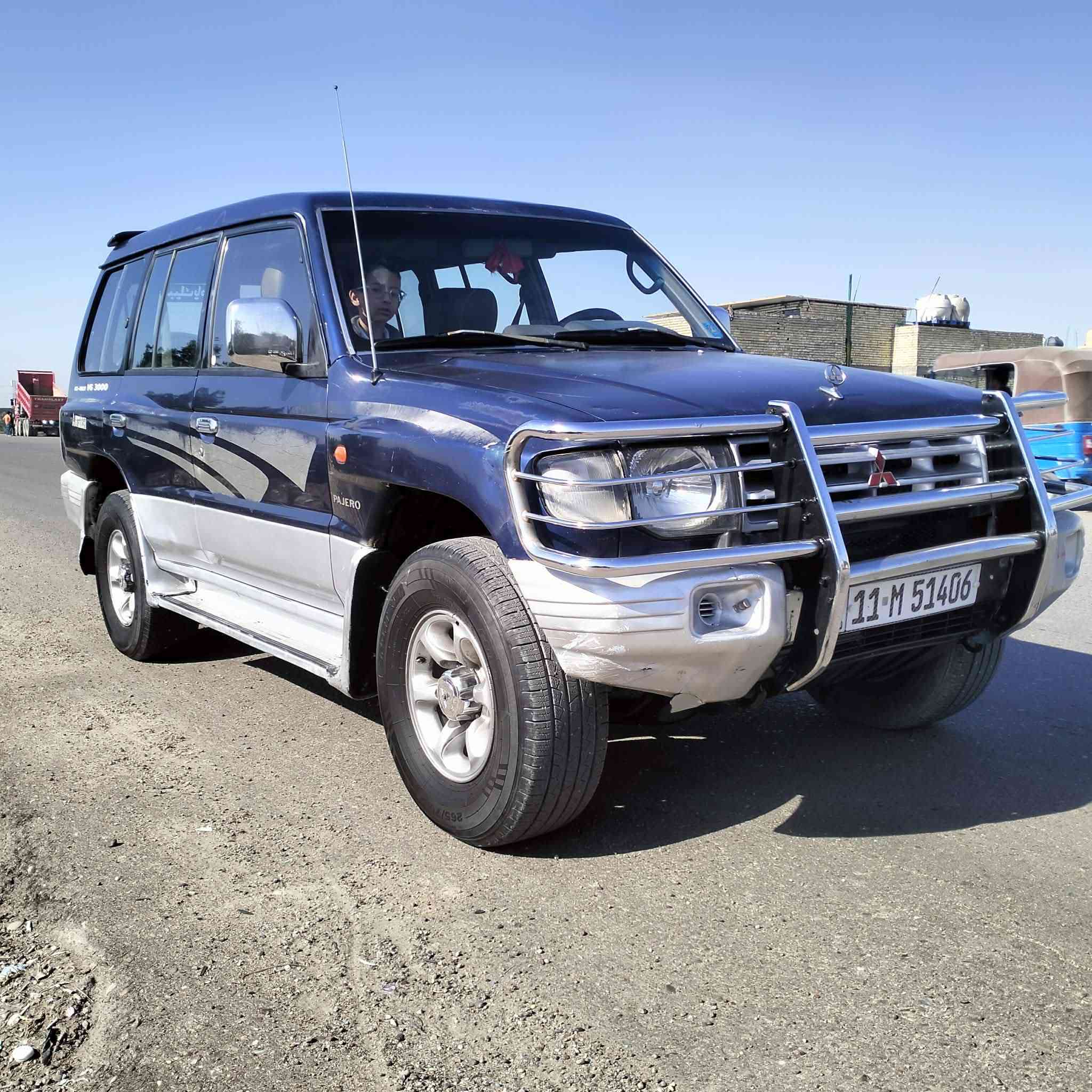 السلام عليكم من رخصه الأدمن باجيرو موديل 98 رقم بغداد نكليزي مكينه وكير اوتو فيفتي فيشه وبطل 3000 تخم تاير كهربائيات شغاله دواخل جديده حداديه جديده سنويه جديده ل 30 تبريد شغال 
مكان السيارة بابل الحمزه الغربي 
السعر 59 وبيه مجال سياره خير من الله بلاديه بدون صبغ 
موبايل ***********
***********
