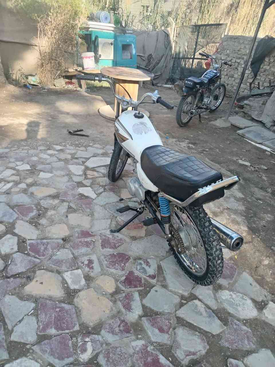 سلام عليكم دراجه ارشه اصلي لا نضوح لا تبخير لا صوت كربلاء حي العباس 350او بيها مجال قليل ***********
