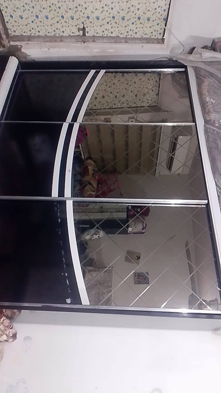 غرفة تركية مستعمله نضيفة جدا 8 قطع سعر 400 وبيهه مجال للاستفسار رقم ***********
