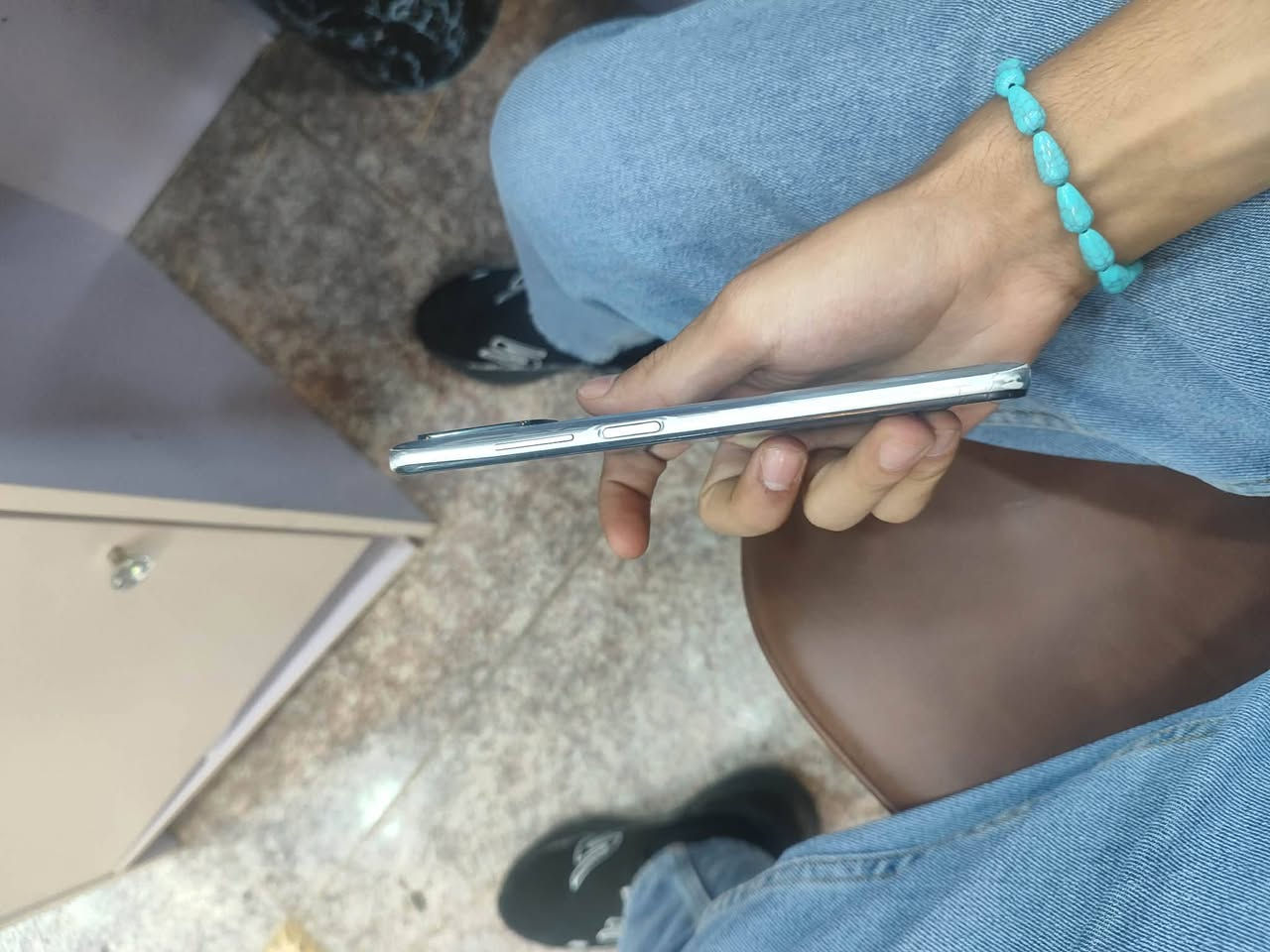 للبع للبيع 
جهاز ريلمي نوت 10

ذاكره 128 

جهاز قوي كلش وعملي

مابيه اي شي فقط زلوغ بلضهر قليله 

السعر 140
بي مجال الشراي 

***********
شريحه اتصال
