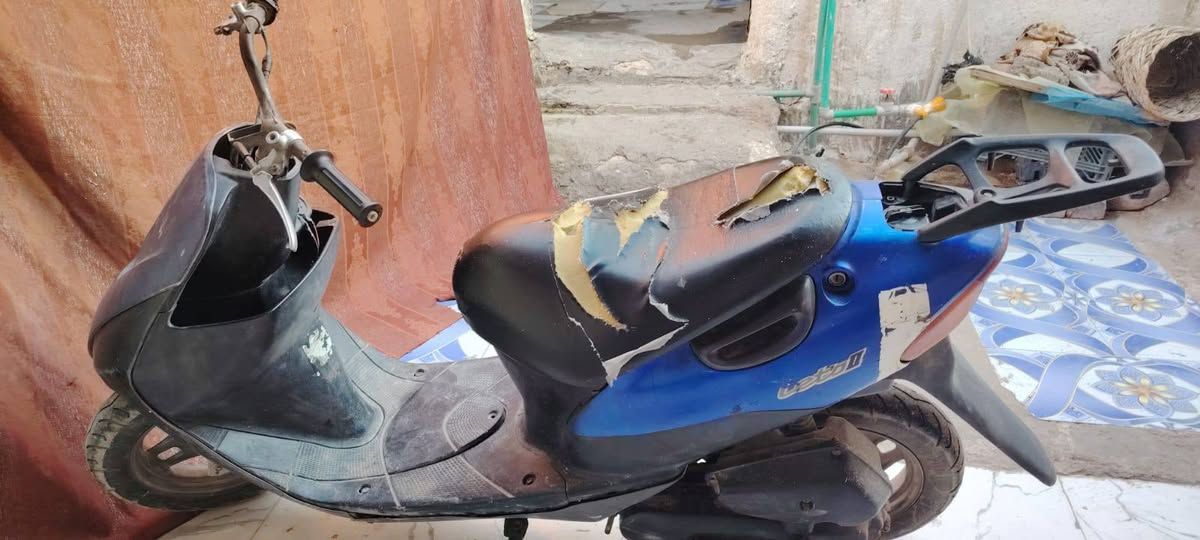 سلام عليكم دراجه نضيفه للبيع شغاله سازوكي جنطه سعر 100وبيه مجال اني مكلف بنشر هاذ رقم راعيه ميسان ***********
