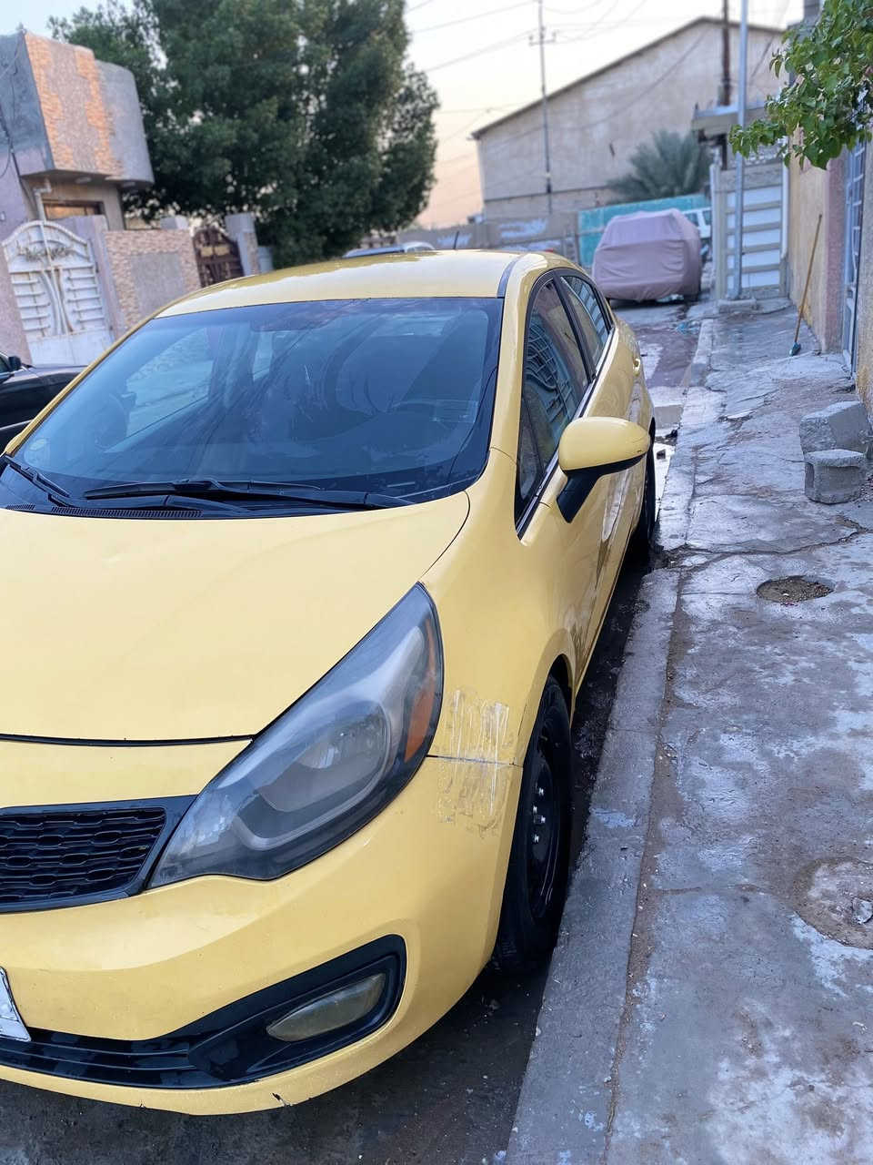 السلام عليكم ورحمة الله وبركاته
كيا ريو موديل2015، واردامريكي ، مكينه ١٦٠٠ GDi 

حادثة فقط دعاميه واكعه بدون ايرباك السياره كلين ليبل واحد 

مواصفات ؛

تحكم ستيرن جهتين 

بلوتوث & UBS

كير اوتو وعادي 

نظام ECO الاقتصادي 

دواخل وكشنات بلادي لونين 

رقم بغداد باسمي شرط التحويل 

كير ومكينه كفالة ، ، تبريد و تدفئه شغال ....

السعر89 بيها مجال 

المكان /بغدادالجديده /حي المعلمين 

الاتصال ***********
