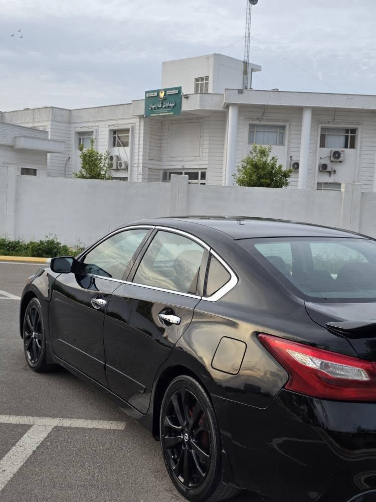 السلام عليكم ورحمه الله وبركاته 
نيسان التيما 
 كلين 
2017
مواسفات SR
رقم سلیمانیە 
بچم كبس
بدووووووون ايرباگ
سيارة كلين فقط شوية باب سبخ  
حجر 
كشن كهرباء
تحكمات ستيرن 
بدون دواخل شرط
بدوووووون ايرباگ
مواصفات ال SR معروفه
گير محرك كفاله 
صور السياره والسونار وصرو الحادث بالمنشور
السعر 113
 وبي مجال بسيط للشراي 
مكانه کلار 
للاستفسار
 *********** السليمانية, العراق
