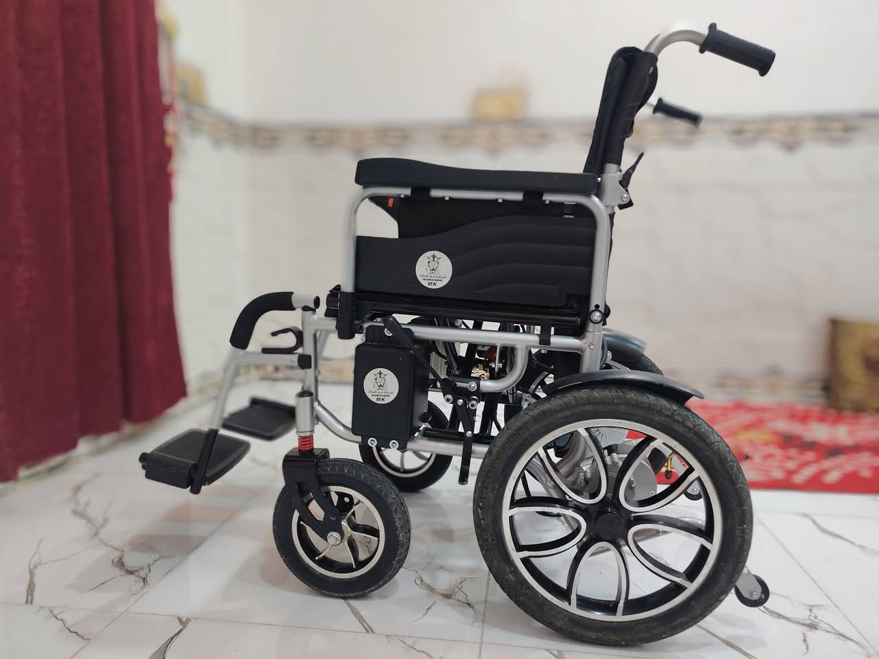 السلام عليكم للبيع كرسي كهربائي متحرك 
يحتوي بطاريات ثنين ثابتات يحمل وزن ثقيل استخدام يومين فقط نضيف كلش مشروط من كلشي ع فحص  

السعر 500 وبي مجال متواجد خاص


**إذا كنت صاحب هذا الإعلان وتريد حذفه لأي سبب، رجاءا أرسل رسالة إلى الدعم الفني**
