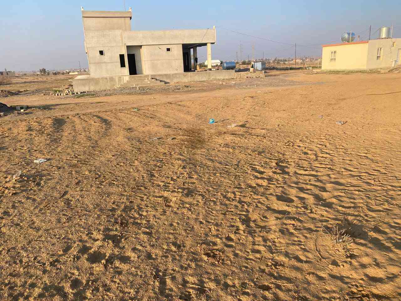 السلام عليكم قطعه ارض للبيع بستان منيف قرب الواء المساحه 1000متر واجهه 33عمق30سعر المتر 20للستفسار الاتصال ***********
