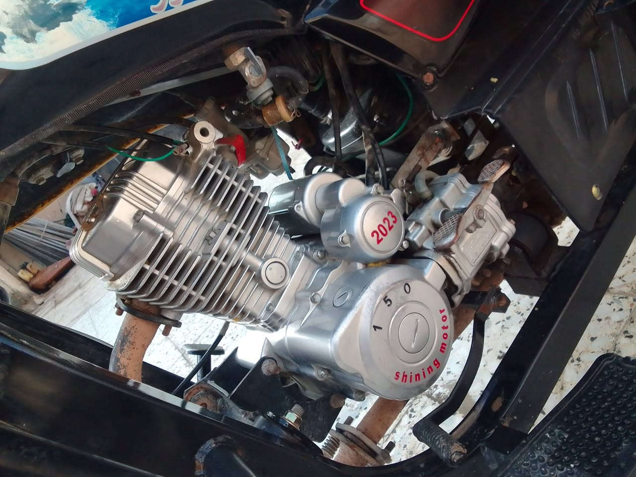 السلام عليكم شباب ستوات جمراه لبيع نظيفه ما بهيه شي 2023 سعر 2 مليون بهيه مجال ***********
