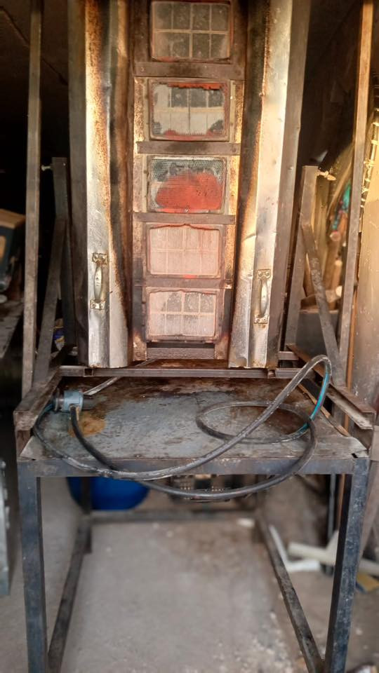 السلام عليكم شوايه ٦ عيون لل بيع مثل ما واضحه كدامكم السعر ٧٥ الف و بيهه مجال الشراي التواصل واتساب او اتصل : ***********
