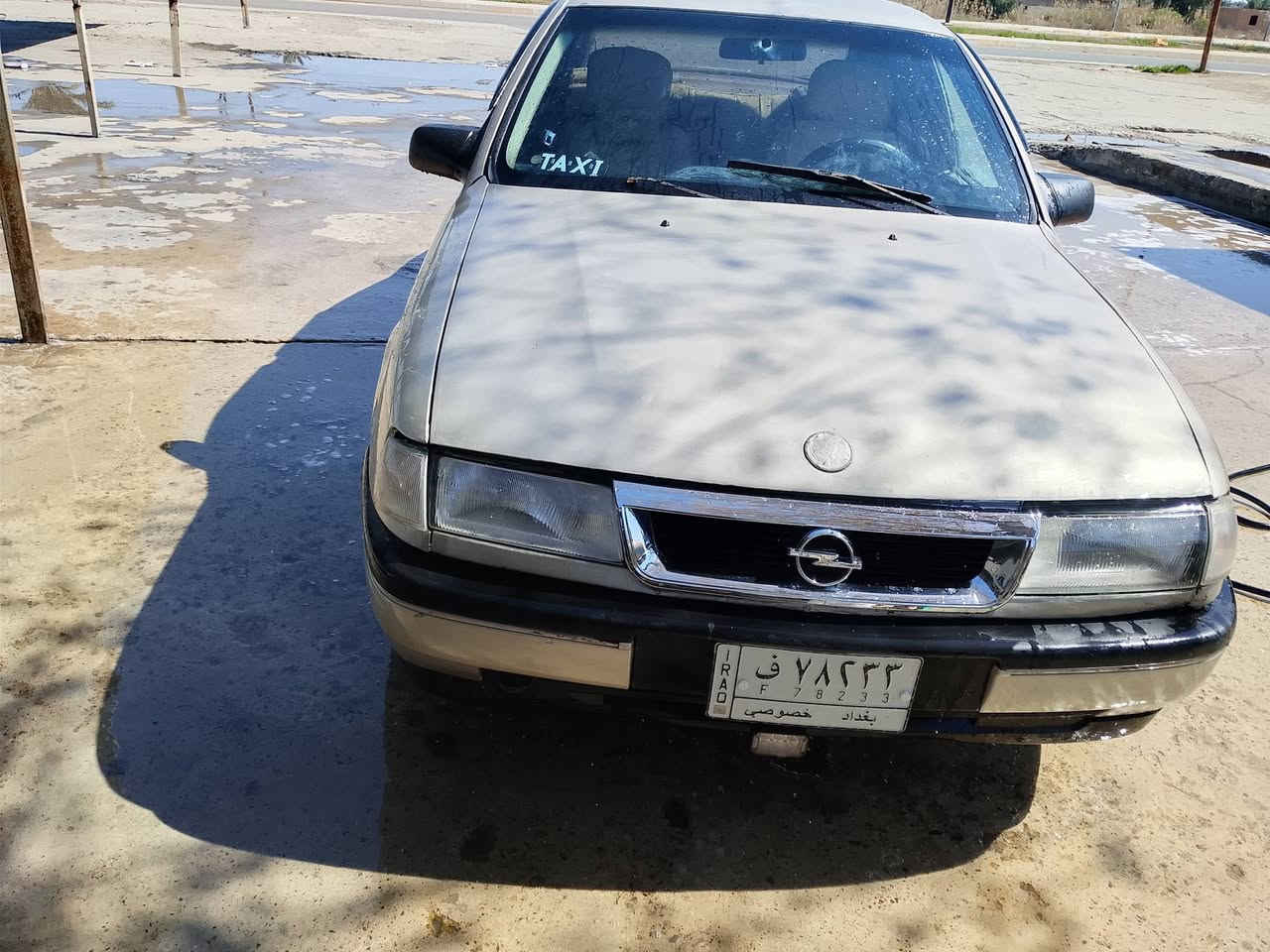 السلام عليكم فكتوره موديل 92 رقم بغداد سياره جاهزه محرك 1600 كير درجه اولى تخنتاير سياره جديده السعر 25 وبيها مجال الاتصال ***********
