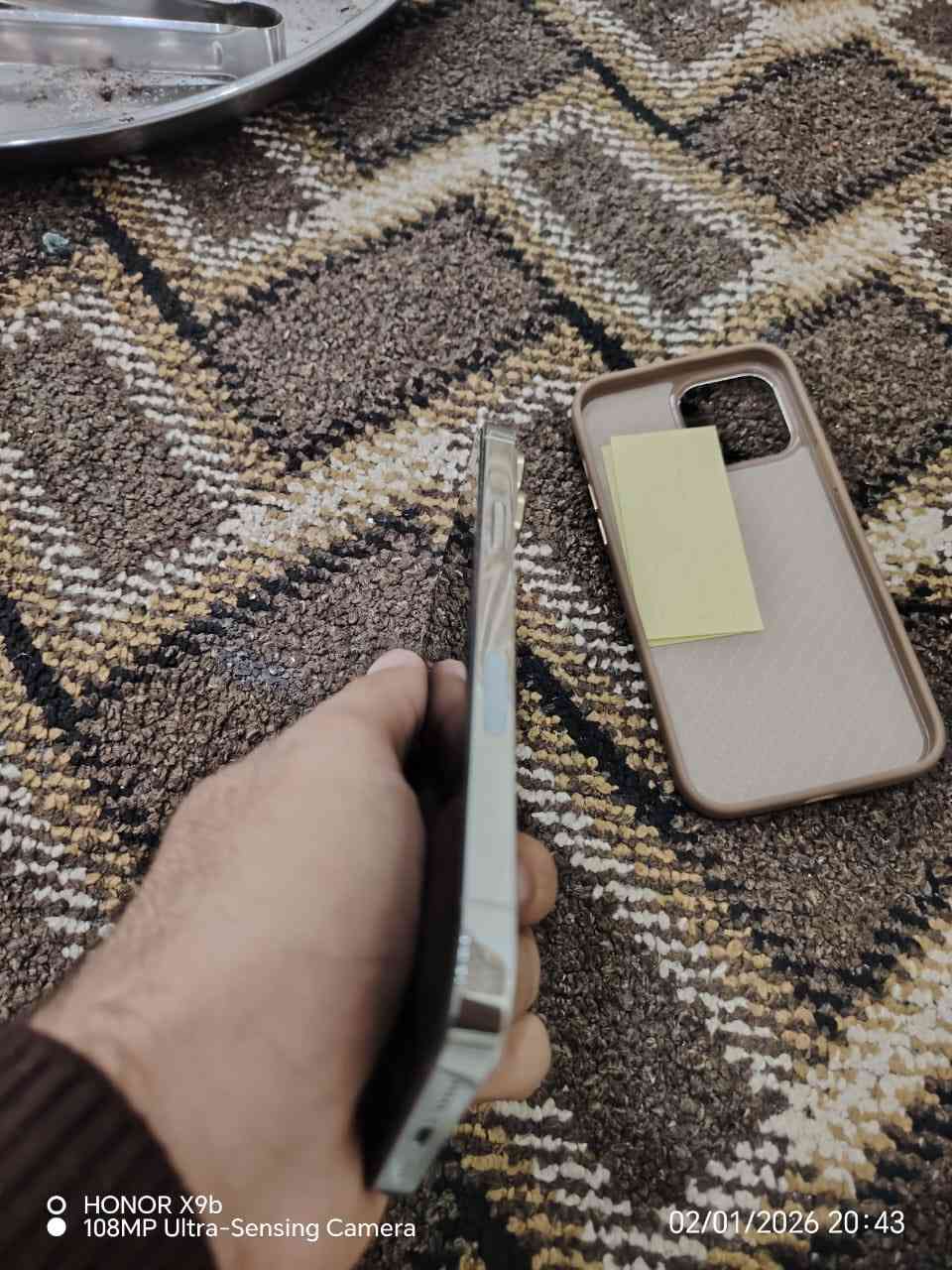 السلام عليكم،ايفون 13 برو ماكس للبيع بطارية 87 لون ابيض مثل ماموضح بالصورة نظافة 100‎%‎ بلادي شرط 
شخط بكد الذرة مابي ، تك 
السعر 725 وبي مجال بسيط 
***********
