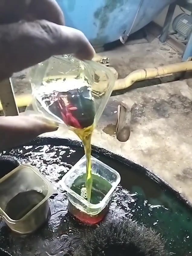 اصفر خفيف عسلي خفيف احمر ثكيل للاستفسار ***********
