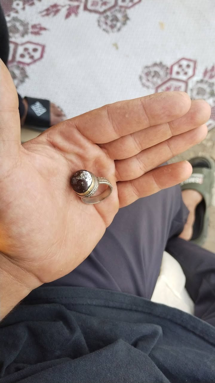 عليكم عندي هاذا المحبس للبيع بس عن الحلال والحرام هذا نحاس مو فضه بس هذا قديم جدا جدا جدا المكان بغداد الرشاد ماعندي توصيل قيم بل يرضي الله وخذه


**إذا كنت صاحب هذا الإعلان وتريد حذفه لأي سبب، رجاءا أرسل رسالة إلى الدعم الفني**