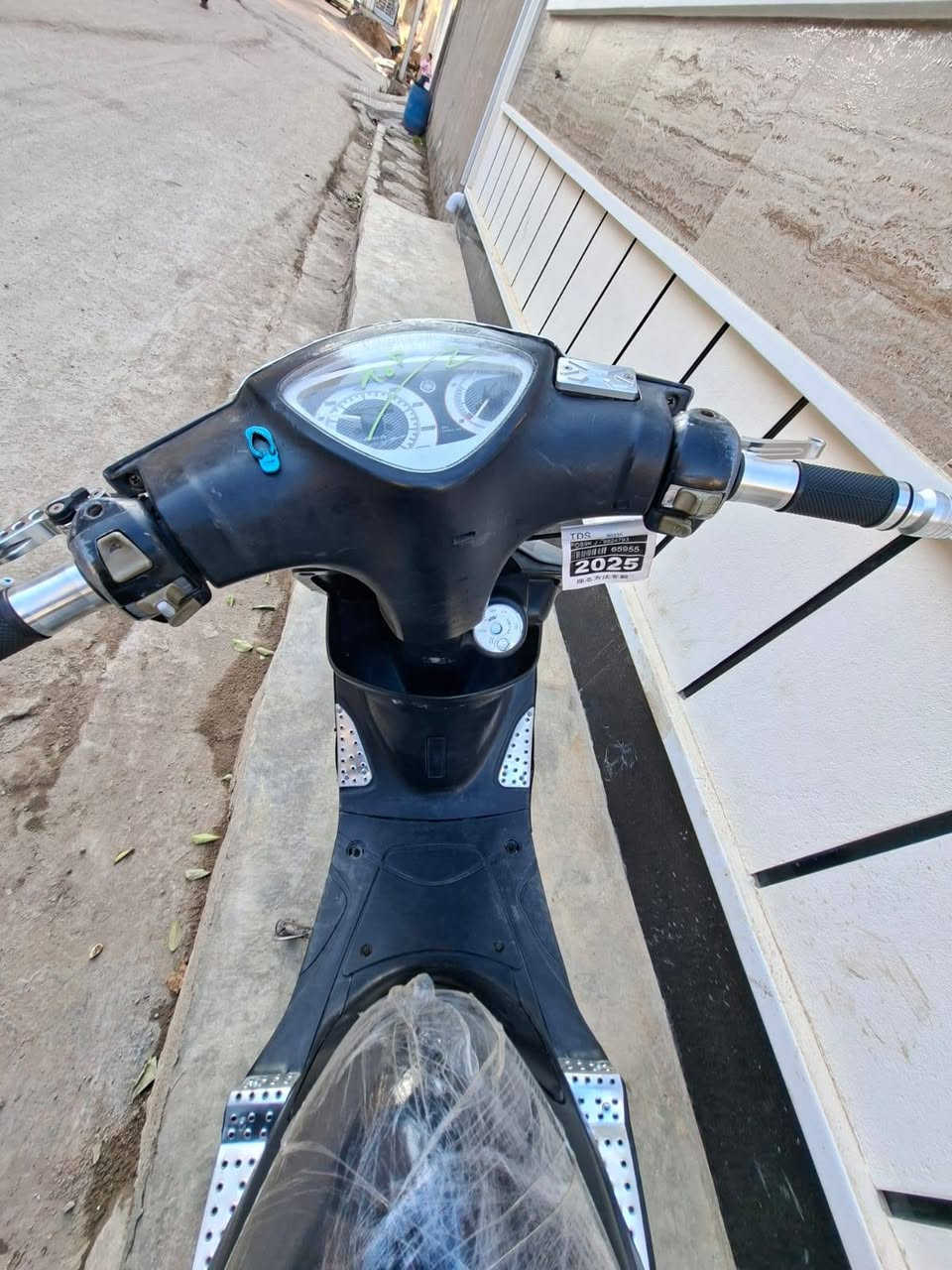 سلام عليكم دراجه ماكس عدله خير من الله نكره سلف هندر بوشه ٥٥ دراجه مكفوله من كلشي كهرباءيات كلها شغاله بيها قطع تزويد خارجي المكان بعقوبه المفرق للستفسار ***********
