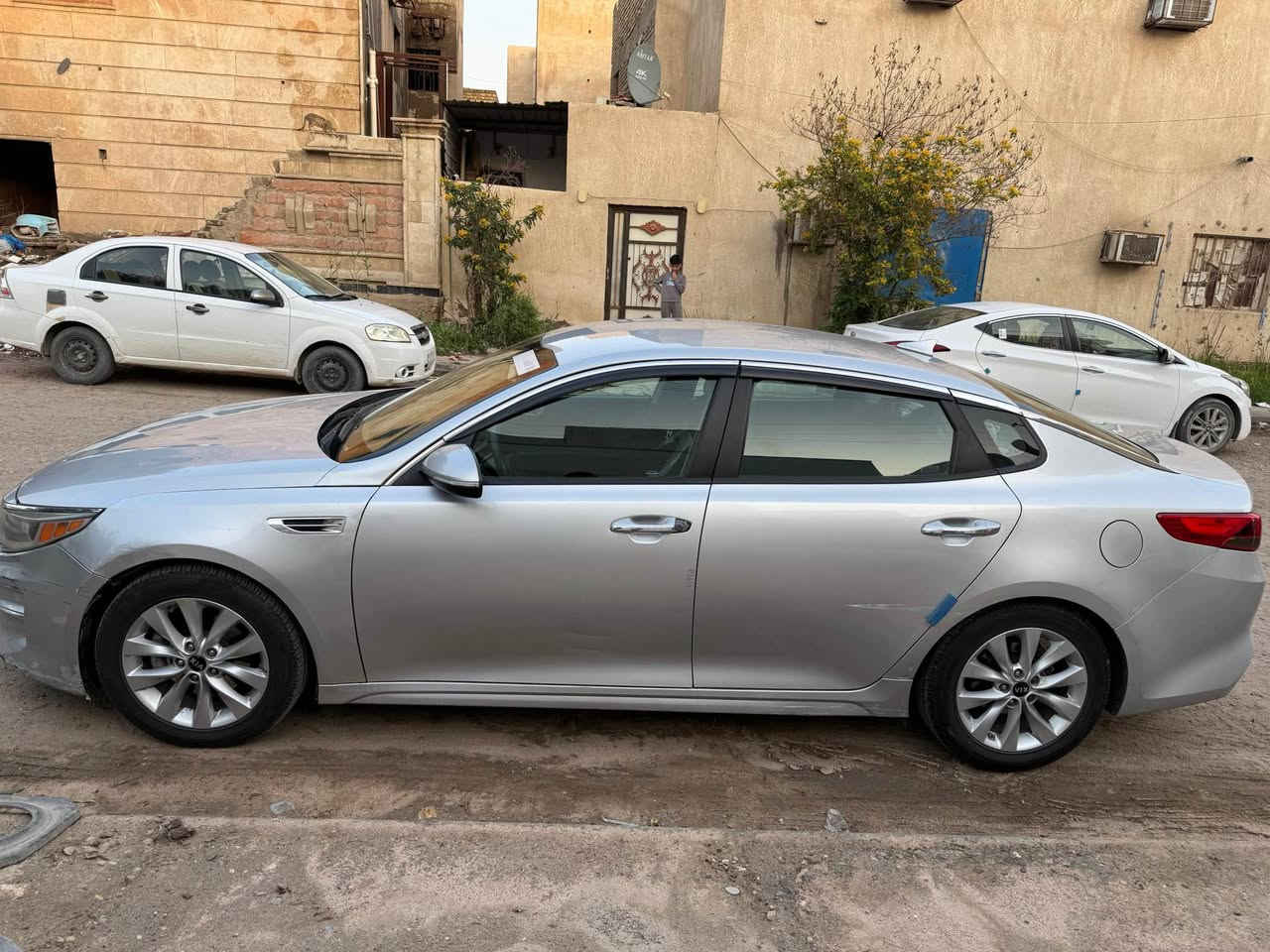 سلام عليكم كيا اوبتما 17 امريكي. 2400,GDi. كير مكينه مكفولات لاتبخير ولاتنقيص. مكينه معلي كازكيت دبل. 
حادث امريكا جاملغين وبنيد
 سيارة بيها شخوط صور الفحص بالمنشور
سيارة عليها ادامه عامه. بلكات مجاول نوزلات. تخم تاير تخم دسك اصلي دبل لنك.
السعر 135 ورقه 
المكان / مركز ناصرية / شارع النيل 
رقم الولد / *********** والسياره بأسمة . ناصرية, ذي قار
