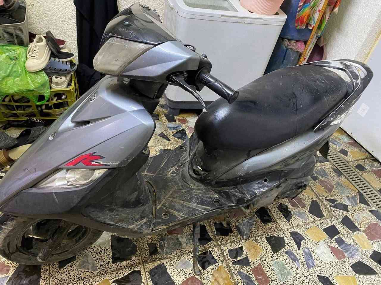 السلام عليكم هاي الدراجة للبيع 
العنوان:الحرية
السعر:400الف دينار عراقي وبيها مجال المكينه بلاديه بس ناقصه كابريتر
رقم الاستفسار:***********
