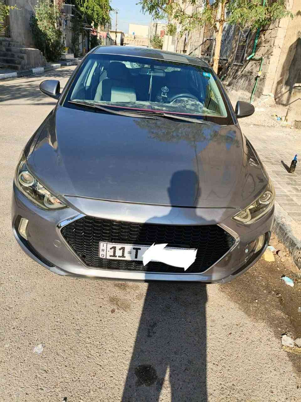 الانترا 2017 وارد أمريكي حادثها بنيد فقط وبيها بارد وبعض الملاحظات المكينه بدايه خيط السعر 118 وبيها مجال اتصل وبالخدمه *********** مكان البصره
