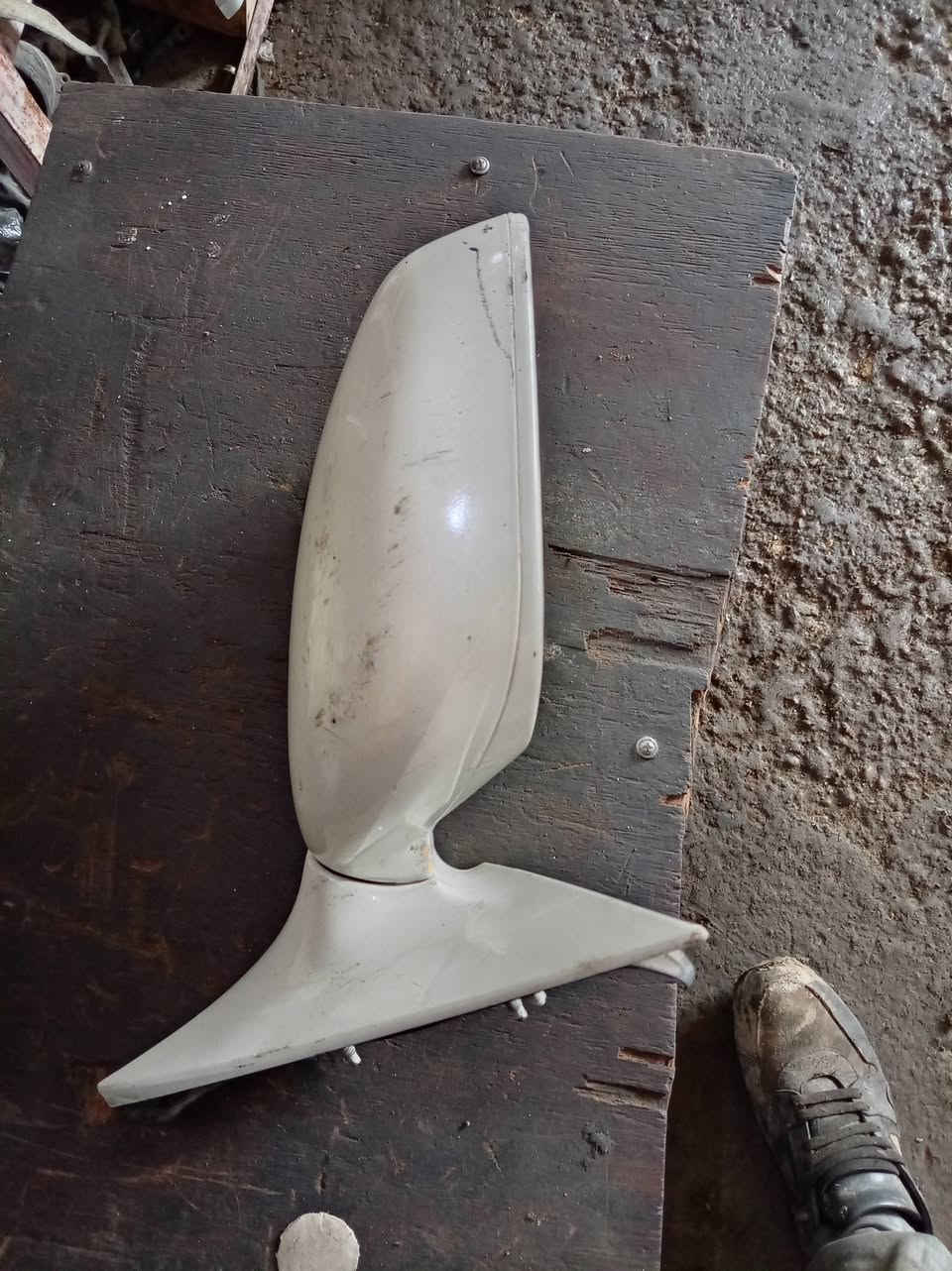 سلام عليكم
عندي أغراض افلون للبيع
باب اليسار ابيض بلادي
مرايه جانبيه
دوسه صفه اليمين
كفر مسجل بلادي نضيف
***********
