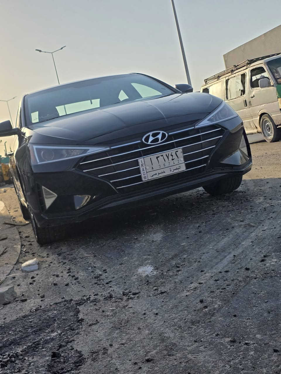 السلام وعليكم النتره البيع موديل 19 سياره وارد أمريكي حادثه خشم جاملق وبنيد مكينه 2000 دوش سياره كير ATجاهزه تبريد حداديه تخم تاير جاهزه الخير سياره رقم بصره معوقين باقي عليه ثلاثه اشهر وصير حره رقم الهاتف *********** سعر 115 وبيه مجال مكاني بصره تومه

