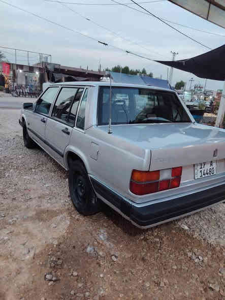 السلام عليكم للبيع فولفو 740موديل 1989مكينة وكير ونجي السيارة جديدة من مكينة وكير وحدادية رقم انكليزي بسمي ثاني يوم مداور مصبوغة عام للجمالية بدون حادث موبايل ***********
