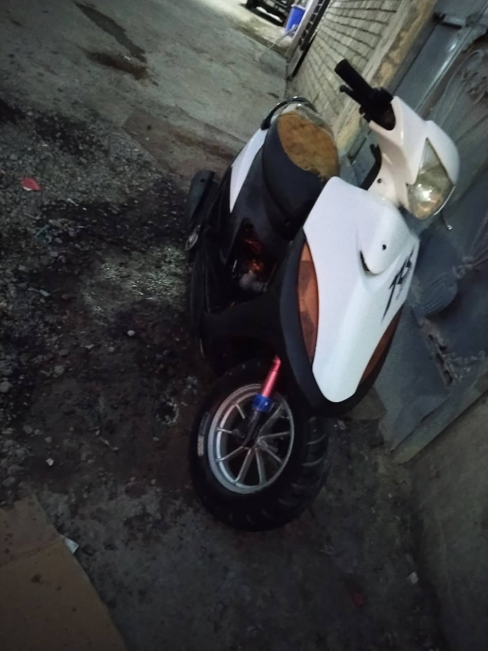 سلام عليكم شباب دراجه ماكس عدله امزوده من كل نواحي دراجه خير من الله تجي شغل وتطلع  دراجه 55 كلشي مناقصها نضافه 90 بل ميه لا نضوح ولا تبخير تجي تفحص بيها نضوح لا تاخذه بيها اي شي لاتاخذها السعر 500 وقابل للتفاوض وبيكم خير ودللو  رقمي ***********
