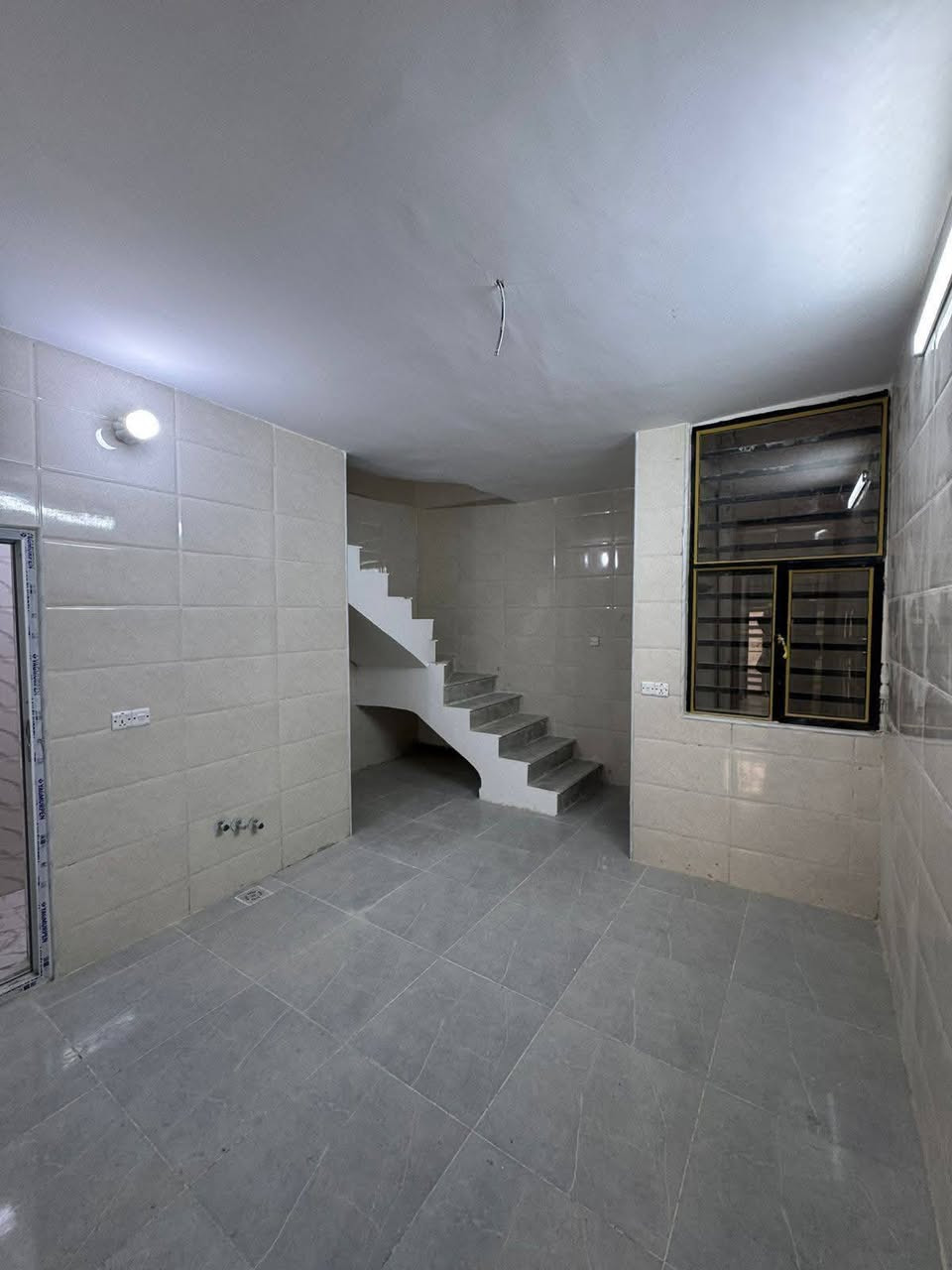 مشتمل للبيع
المساحه 50m
حي الجهاد الطائي
البناء حديث زيرو 2026
يحتوي على نوم 2
وستقبال ومطبخ
وصحيات 2وصطح
شارع 15 رصيف 4م
اتصل *********** هـ
مكتـب الشمري للعقار
