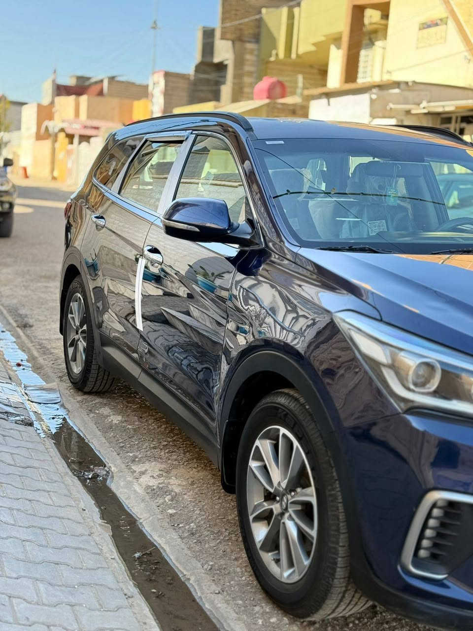 السلام عليكم 
سنتافي كراند 2017 وراد أمريكي حادثها فقط بنيد بدون دواخل  ماشية ١١٠ الف كيلو مواصفات نص فول  كشنات تدفئة وتبريد وهيتر بالستيرن شاشة كامره خلفيه كشنات كهرباء دبل سبايدر 3.نظام قياده 7 راكب 3قطع تبريد مكينه 6سلندر مكينه وكير حدادية بشرط برغي مامفتوح بيهن تخم تاير جديد لد امامي شمعه أماميه بلوجكتر زنون  تحكم ستيرن فورويل درايف تبريد ثلج نضام ايكو اقتصاد بانزين مانع الانزلاق حساسات خلفيه اماميه رادارات داخل صاج ملكي وبيها مواصفات اكثر سياره جديده بمعنى الكلمة سياره مال بيت أي نقص مابيها عنوان السيارة نجف   سعر ١٧٠ وبيها مجال حك جيتك  رقم اربيل للاستفسار
‏‭*********** النجف, العراق
