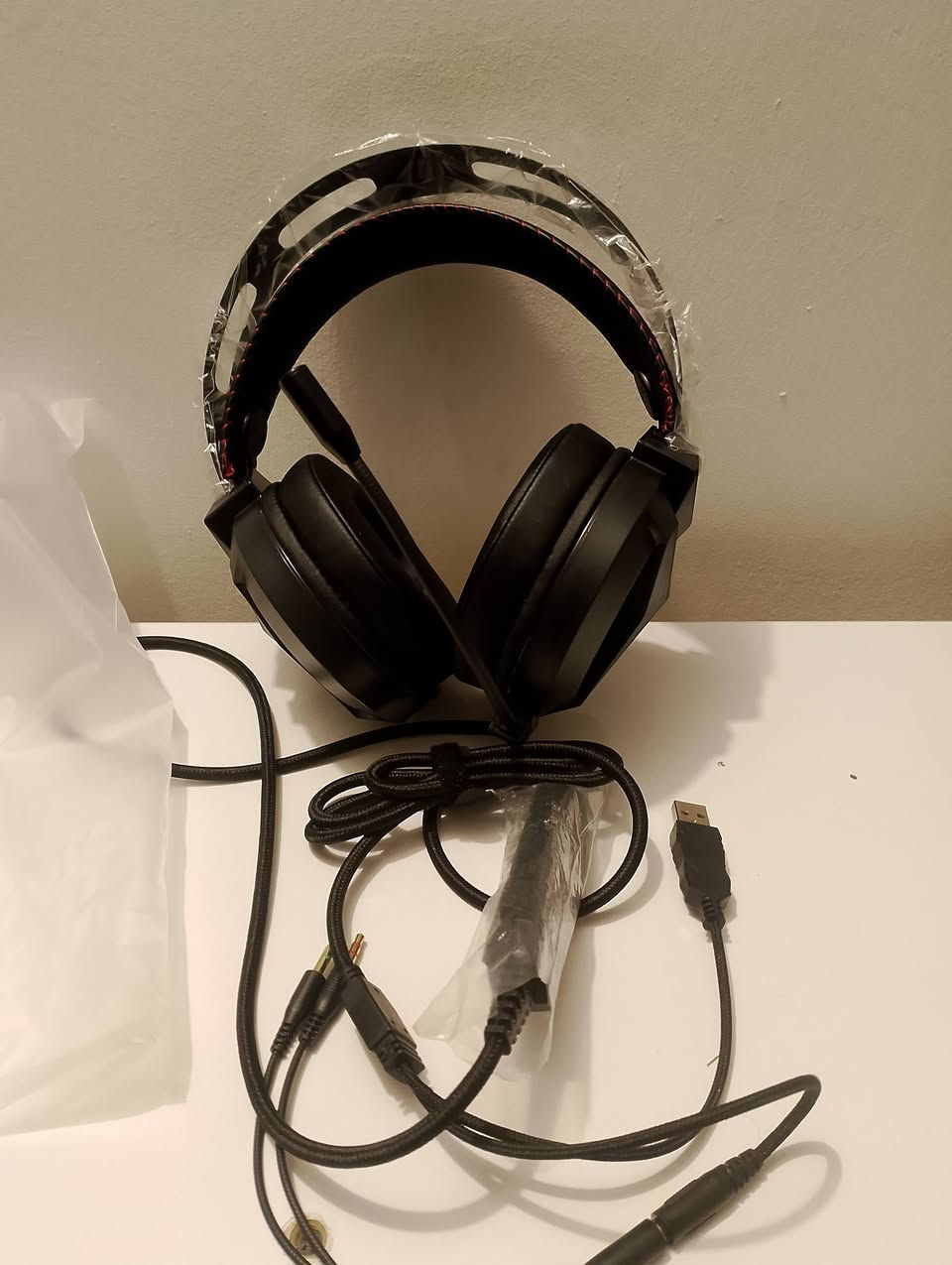سماعة ألعاب M180 Pro Gaming Headset
🎧 سماعة احترافية للألعاب ✅ صوت ستيريو قوي وواضح ✅ مايكروفون مدمج للتحدث أثناء اللعب ✅ إضاءة LED حمراء بتصميم جذاب ✅ وسائد أذن مريحة للاستخدام الطويل ✅ قابلة للتعديل على حجم الرأس ✅ مناسبة للكمبيوتر واللابتوب والبلايستيشن والأجهزة الداعمة ✅ حالة ممتازة ونظيفة
💰 السعر: 20,000 دينار عراقي فقط
📩 للاستفسار أو الشراء راسلني خاص


**إذا كنت صاحب هذا الإعلان وتريد حذفه لأي سبب، رجاءا أرسل رسالة إلى الدعم الفني**