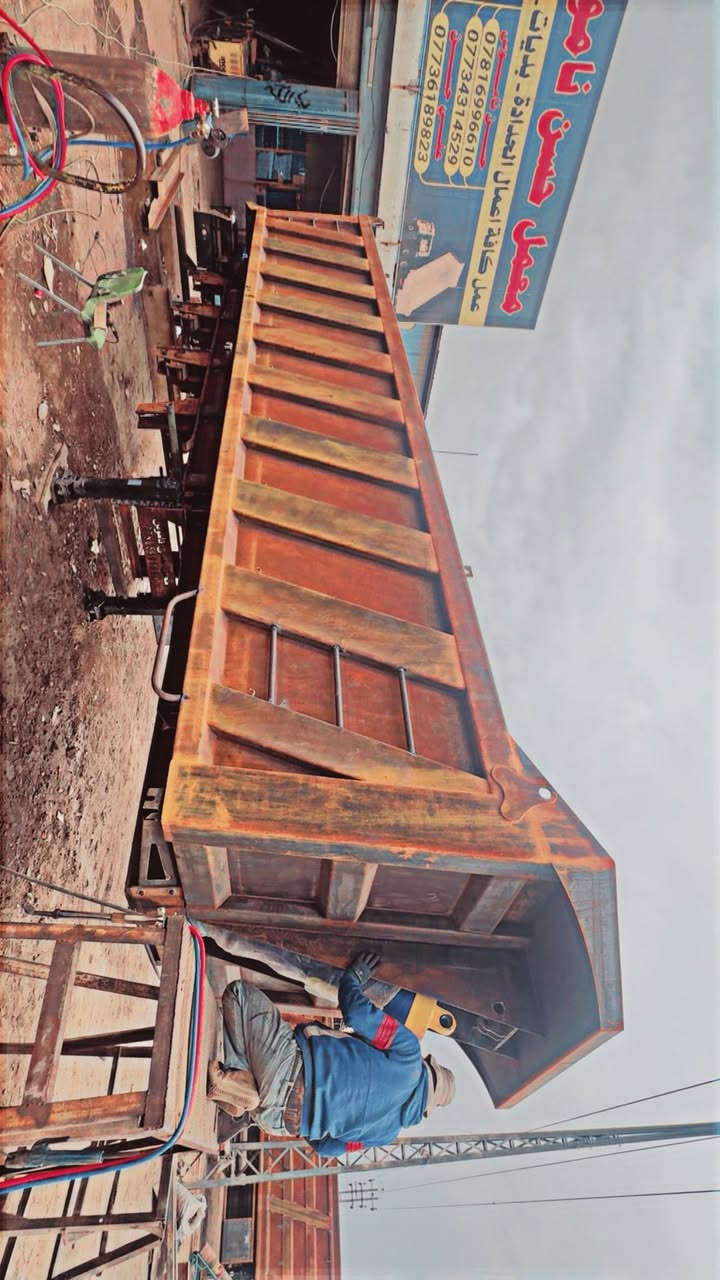 السلام عليكم البيع نساف ماموت الطول 925 الرتفاع 145(الذرعه31 متر) شاصي 16 جك165 قطر85 الجبر اربع دنكير واحد تعليك حديد تركي شرط (***********)
