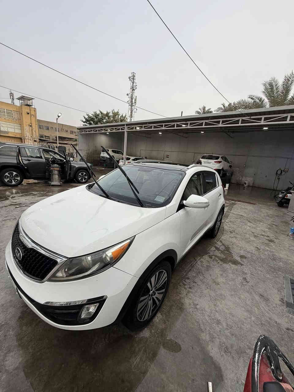 سبورتج 2016 امريكي فول مواصفات 
بانوراما
كشنات جلد
تحكم ستيرن
اشاير بالمري
مرايات كهرباء
تبريد قطعتين
كشنات تدفئة تبريد
كروز سرعة
محرك 2400 GDI
حادثها خلفي والسونار موجود بالمنشور
عليها ادامة كاملة قبل شهر نوزلات بلكات كلها جديدة 
السعر 136 ورقة وبي مجال
مكان السيارة بغداد الكريعات

***********
