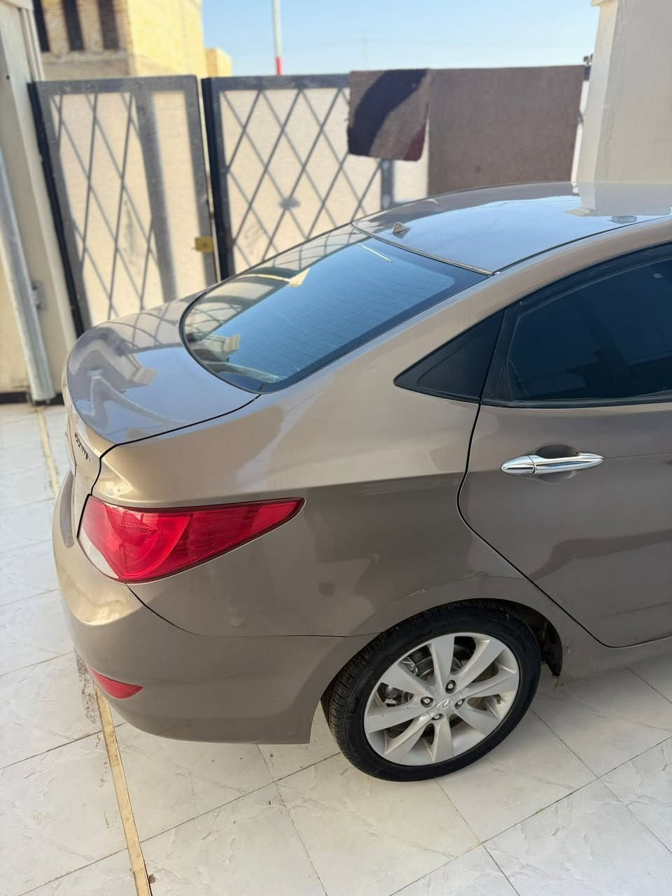 السلام عليكم هونداي اكسنت خليجي موديل 2011مكينه 1600دوش حداديه كير تخم تاير تبريد مكفولات ضربه مكفوله بيه رشات صبغ اثر جراد رقم بغداد الماني سنويه لنهايه 2029مكاني ديوانيه سعره 85وبيه مجال بيع فقط ت***********
