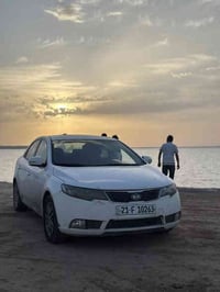 عندي سيراتو مديل 2013 خليجي بيها جاملغ الخلفي صفحه السايق مصبوغ وجارد ...