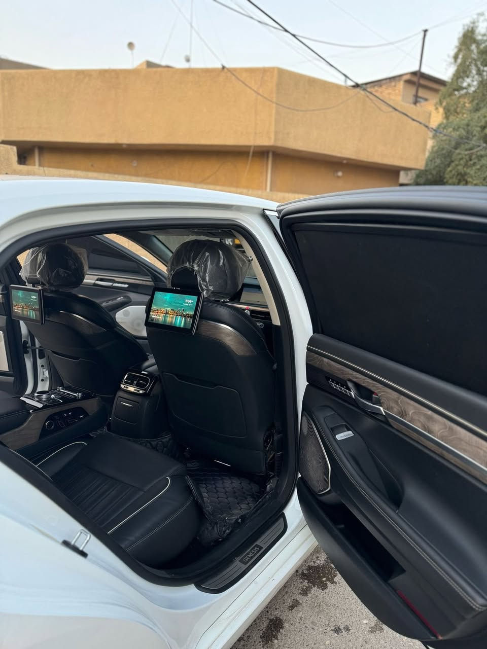 جنسس g90 2021
سلام عليكم جنسس g90 للبيع 
فول مواصفات للاخير 
V8 
6كامرات رقم بغداد 
صور الحادث بلمنشور 
ماشية ١٠٠ الف كيلو متر 
للبيع او مراوس برانج موديل 2018 وفوك 
*********** واتساب فقط
