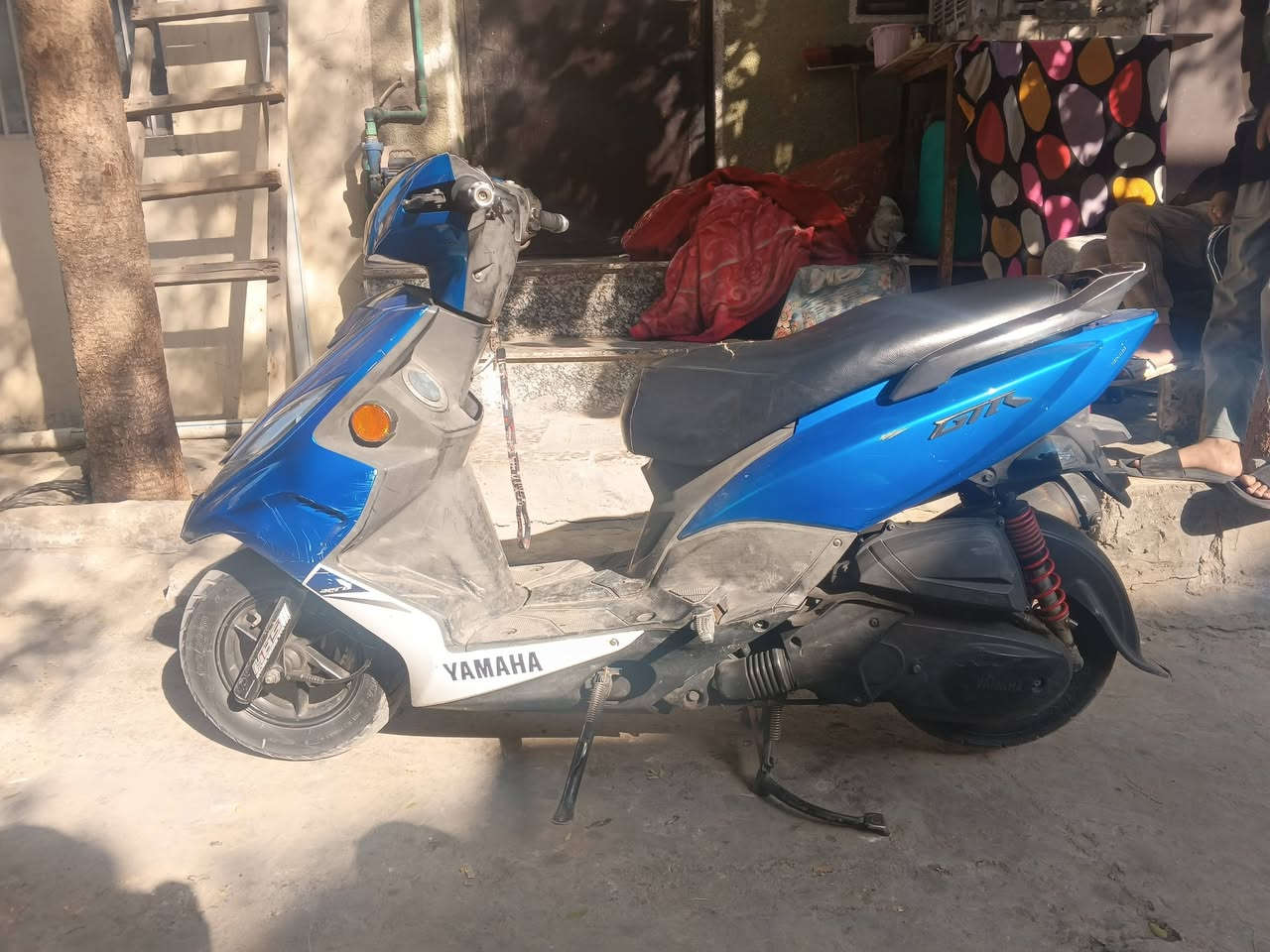 السلام عليكم دراجه جي تي ار الدراجه كفاله عامه كله شغال صاله شهرين نازله من رمبه السعر مليون ٢٠٠اقفل المكان بغداد شارع حيفا الرقم ***********
