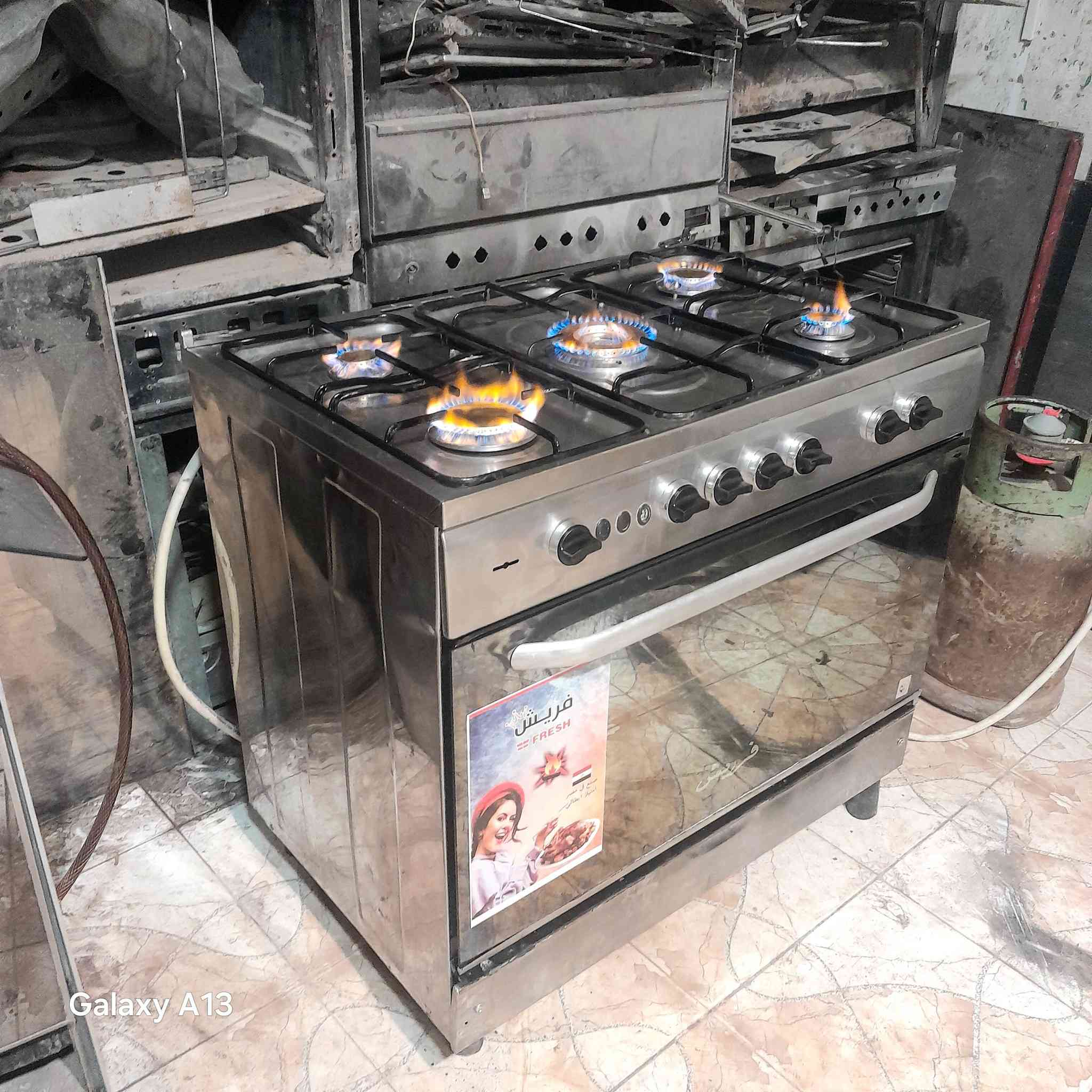 طباخ فرش مصري استيل باب اول كوله شغال وعلى الفحص عندك طباخ قديم تعبان اراوسك العنوان حي النداء شارع المكاتب وتساب مازنجر موجود ***********
