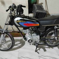 دراجه للبيع صارلها شهر معمره دراجه سكنر🏍 الدراجه جديده بالكرتون 💯 0785...