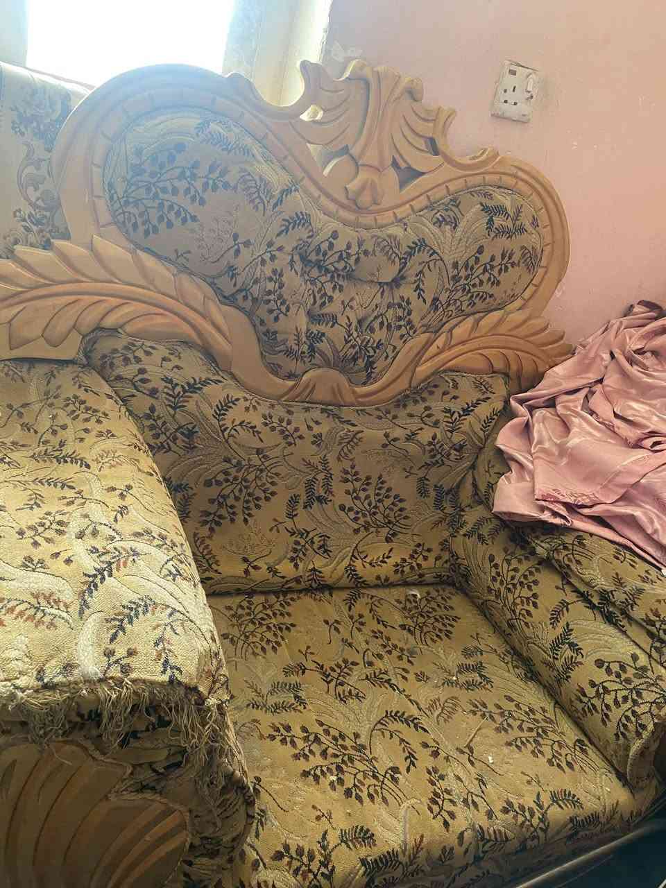 تخم للبيع سعره ٧٥ الف فقط
قنفات ثنين كبار واربع كراسي الي يريده وشراي يجي خاص


**إذا كنت صاحب هذا الإعلان وتريد حذفه لأي سبب، رجاءا أرسل رسالة إلى الدعم الفني**
