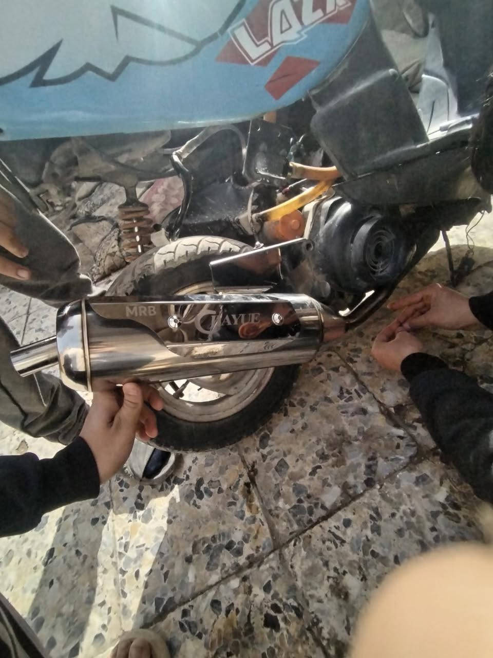 السلام عليكم صالنصة صجمية ستيل ماكس للبيع تخبل الصالنصة جديدة شخط مابيه بس حلك مجروخ  وسعره معروف سعر 45 وبيه مجال قليل


**إذا كنت صاحب هذا الإعلان وتريد حذفه لأي سبب، رجاءا أرسل رسالة إلى الدعم الفني**