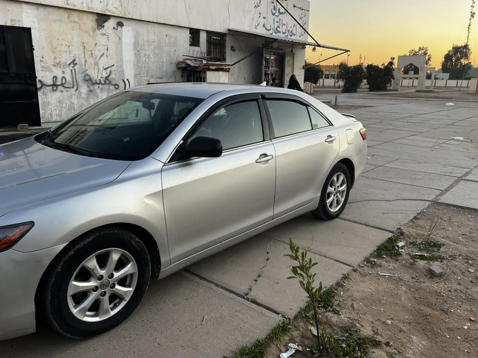 للبيع
تويوتا كامري 
موديل2009 
وارد امريكي 
كلين 
كفاله عامه السونار 
رقم بغداد دولي الجديد 
مواصفات LE
ماشيه 164 الف 
 

***********
