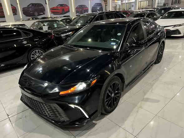 كامري 2025 هايبرد SE
هايبرد 2500
سعر 197 ورقة 
3 قطع او نص صبغ 

فول مواصفات عدة فتحة  
كرسي السائق كهربائي ومساج 
قطعتين تبريد 
تدفئة كشنات 
شاشة كبيرة 
انضمه قيادة 
هاند بريك بصمه 
اوتو هولد 
رادار امامي وجانبي 
تحذير مغادرة خط السير 
تحذير تصادم 
توقف ذاتي 
حساسات خلفية 
كامرة خلفية 360 
دخول ذكي 
مري كهرباء
جام اوتو 
جي بي اس 
ابل كار بلي 
نضام ev مود 

زنون وكشفات وليدات كلة ثلجي 
السيارة ماشي 4 الف ميل 
كاملة بدون نقص 

للتواصل مراسلة الرقم او الاتصال
رقم ‭***********
***********
