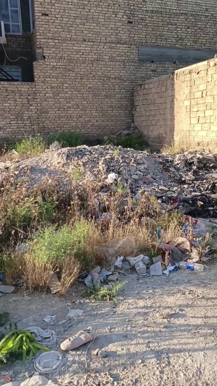 السلام عليكم قطعة ارض منطقة السوداني بظهر تجاري ١٠٠ متر مربع ١٠ ×١٠ تباع كامله او ٥٠ متر السعر ٢٦ للاستفسار ***********
