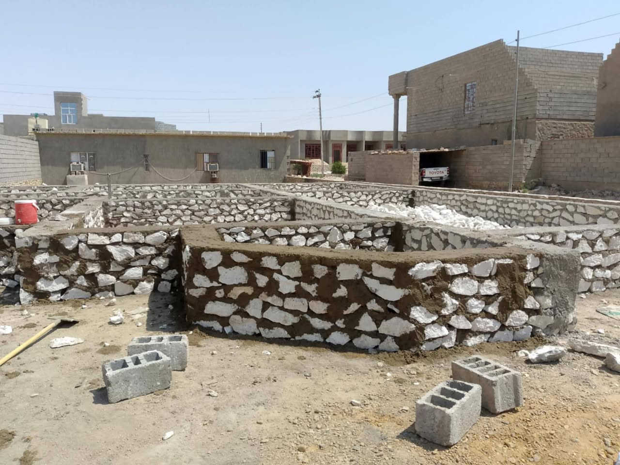سلام عليكم بناه حجر وبلوك مستمرين وياكم الحجز ***********
