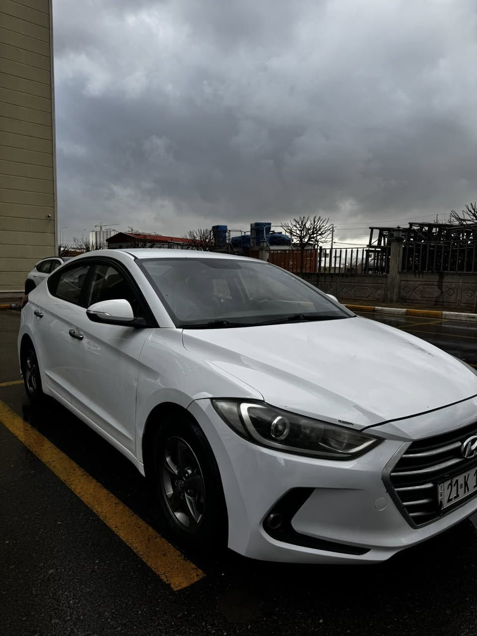 هيونداي النترا (افانتي) 2017 وارد كوري كلين.
ماشية 98,100كيلو متر، رقم سليمانيه باسمي.
سنوية ورقم جديد وهزة جديدة
السيارة تعتبر كلين بيها الدوسة من جهه السايق معدله ومصبوغه ومن جهة السكن فقط شبر معدل ومصبوغ
واني صبغت الدعامية الامامية والخلفيه للجمالية موضحه بالصور.
محرك 1.6 GDI
شاشة 
كامرة خلفيه
حساسات خلفيه
تحكمات ستيرن
مرايات شفط
سعرها 137$ وبيها مجال شرط التحويل. 
مكان السيارة اربيل مجمع لالاف ١٥٠
 رقمي ***********
