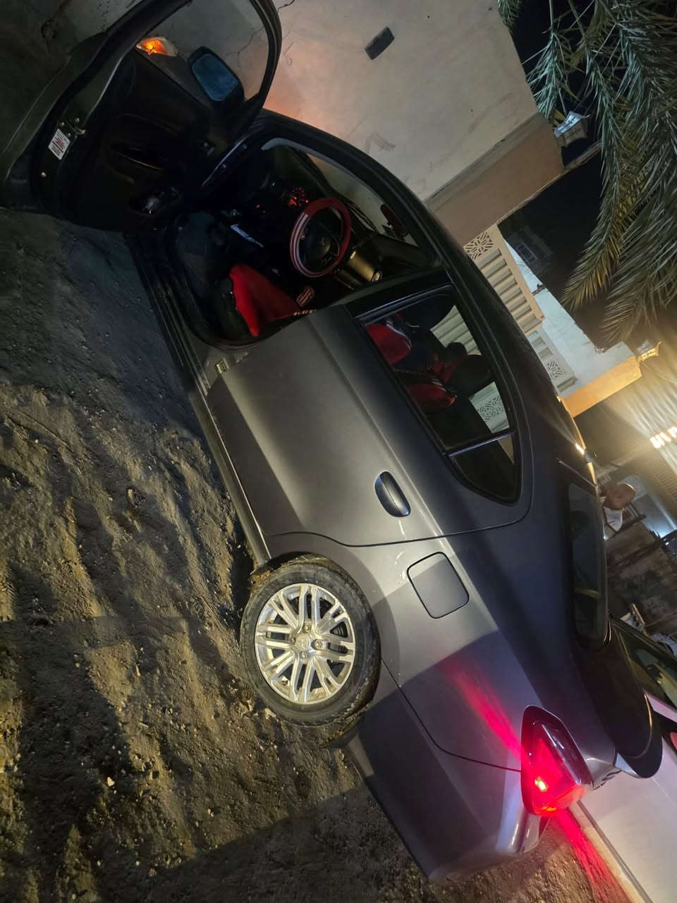 مسيبوشي ميراج موديل 23 لون رصاصي
مواصفات 
شاشه كبيره لمس 
كامره خلفيه دواره 
فول تحكم ستيرن 
تبريد بيانو 
دواخل لونين
جام كهرباء 
ويل كب
السياره مكفوله كفاله عامه من الحادث والغرق 
سعرها 110 و بيها مجال 
للاستفسار الاتصال على الرقم***********
