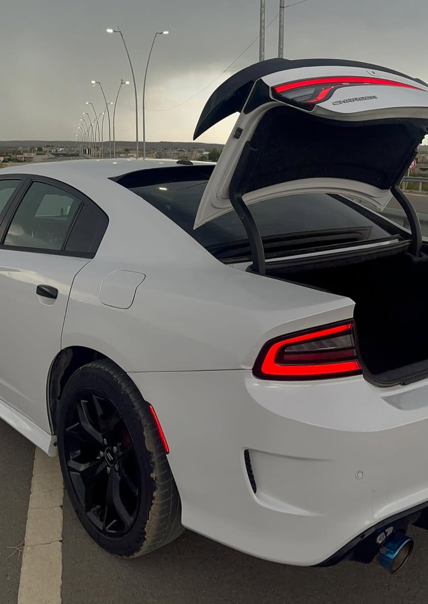 دوج چارجر 2015 
الفئه: sxt
المحرك:3600
اللون : ابيض 
ماشيه 172 mi حقيقي!
المواصفات :
فتحه سقف 
كشنات حضن 
كشنات ميموري خزن 
كشنات جلد (بلادي)
تدفئه وتبريد الكشنات 
تدفئه ستيرن 
حساس خلفي مع الكاميرا 
گير طياره 
شاشه چبيره 
هيتر مرايه جانبيه 
تشغيل عن بعد
السياره كلين تايتل ضررها فقط جاملغ امامي جهة السائق موجوده بالصور + بيهه ملاحظات
گير . محرك . حداديه . تبريد . كفاله
السياره على وضع الوكاله  من گير ومحرك وبدون برمجه . واستخدام شخصي
السياره جاهزه من جميع النواحي وعليها ادامه كامله + شرط التحويل
السعر : 197 وبيهه مجال للشراي 
مكان السياره : الموصل
للاستفسار : 
***********
***********
ملاحظة: مكلف بالنشر فقط
