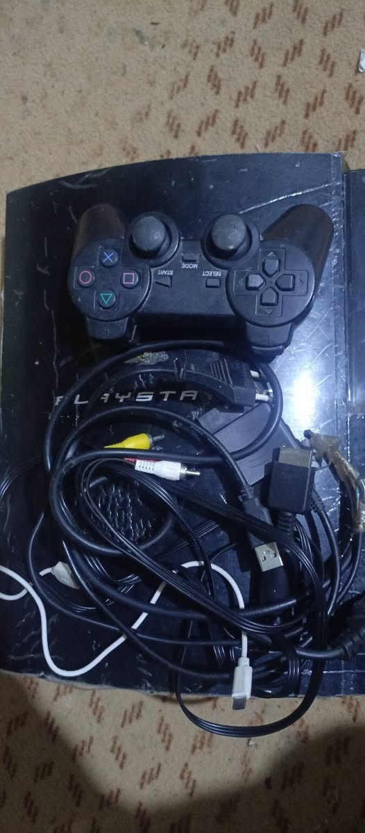 بلي 4 للبيع 
140 بي مجال قليل


**إذا كنت صاحب هذا الإعلان وتريد حذفه لأي سبب، رجاءا أرسل رسالة إلى الدعم الفني**