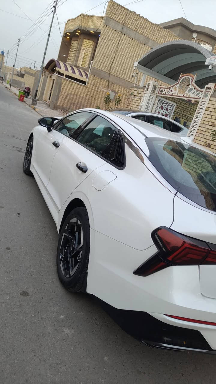 السلام عليكم اخواني K5للبيع 2024خليجي 2500 ماشيه 45 مابيه ولا شخط جاهزه السياره على وضع الشركه السعر 245بيه مجال عنوان السياره ميسان تحويل ثاني يوم للاستفسار الاتصال على ***********
