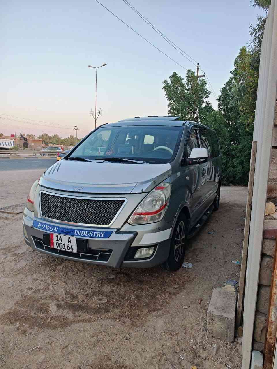 السلام عليكم استاركس فول مواصفات فتحات خليجيه 12 اصل معلايه ومرمزه كوريا 19 بليته وسنويه وشاصي ابسمي ع وضع الشركه بيهه ربع جاملغ خلفي وربع باب سلايت رش كورياا جاهزه مكان البصرة للستفسار ع رقم ***********
