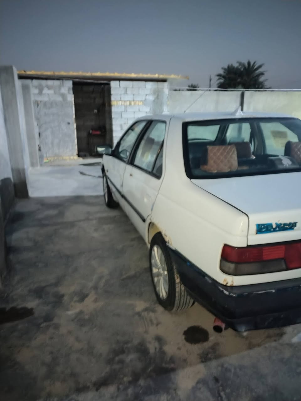سلام عليكم بيجو روه2009 كفاله من التبديل ولصبغ بيه بس خياسات شويه تخم تاير مكينه كير حداديه باتري جديد كهرابائيات عله وضع الشركه كله شغاله تبريد شغال رقم قادسيه دوشمه جديده رقم صاحب السياره *********** المكان قادسيه السعر 25وبيه مجال قليل
