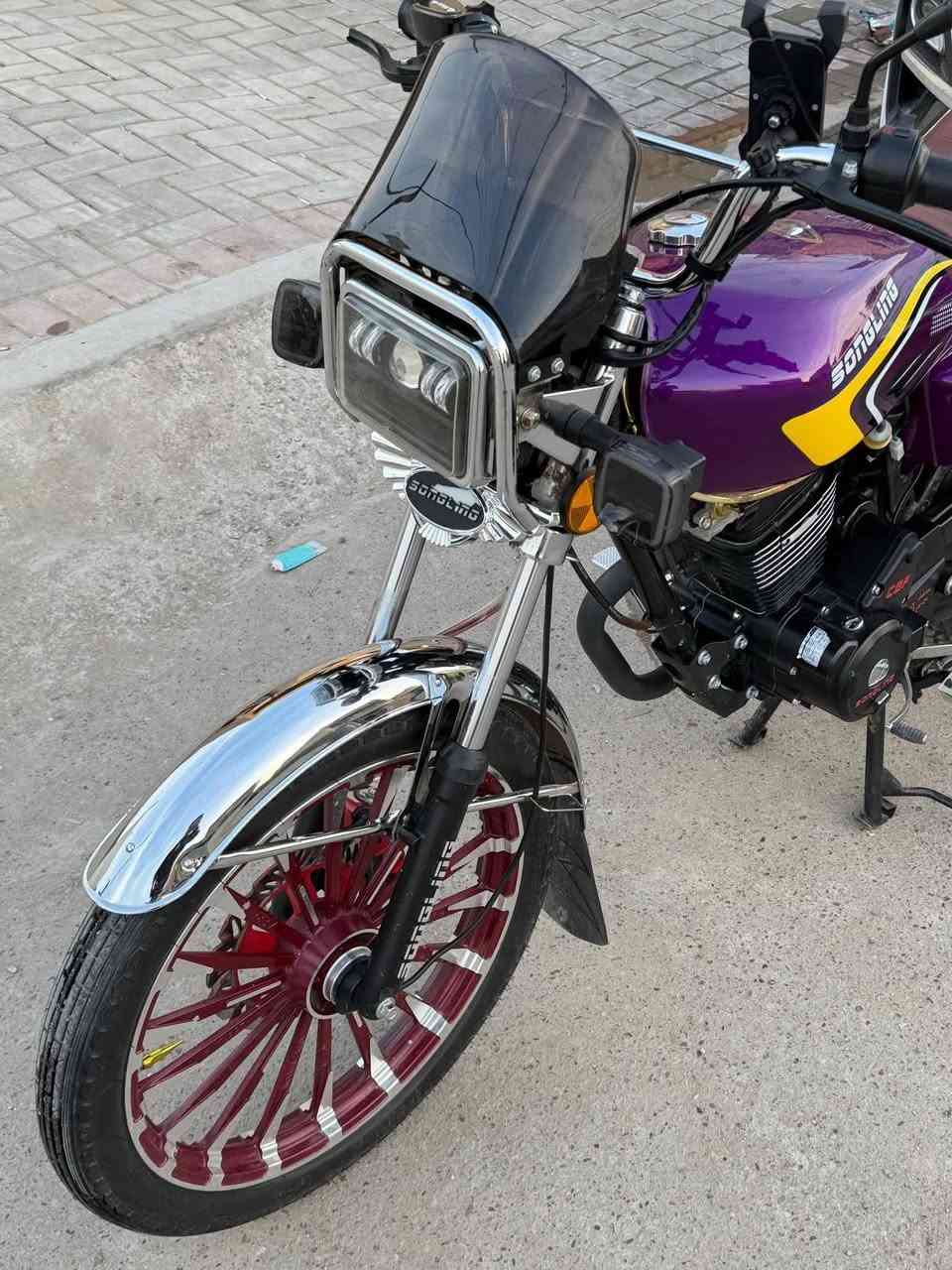 سلام عليكم دراجة26 سولنك200 ضاغطة وزنجيل دراجة زيرو ماشية اقل  لالف كيلو دراجة كفالة عامة اوراق كاملة  سعر600 وبيه مجال قليل مكان بغداد احسينية لراشدية ***********
