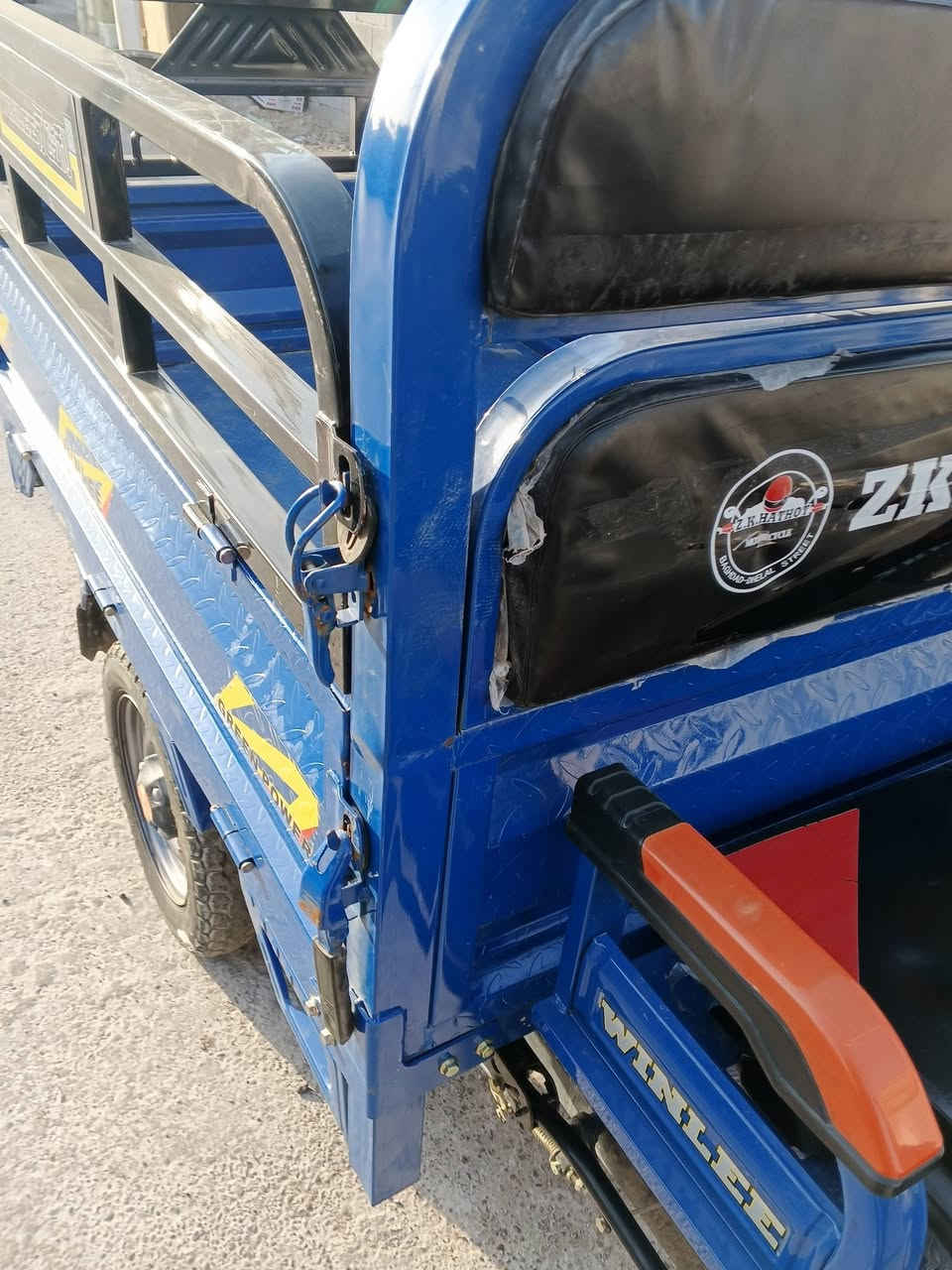 السلام عليكم ستوته شحن للبيع حجم الجبيره موديل 25كله شغاله كهرباءت بطاريات 6 شركه ونلي السعر ميلون أو ربع مكاني بغداد هذا رقمي ***********
